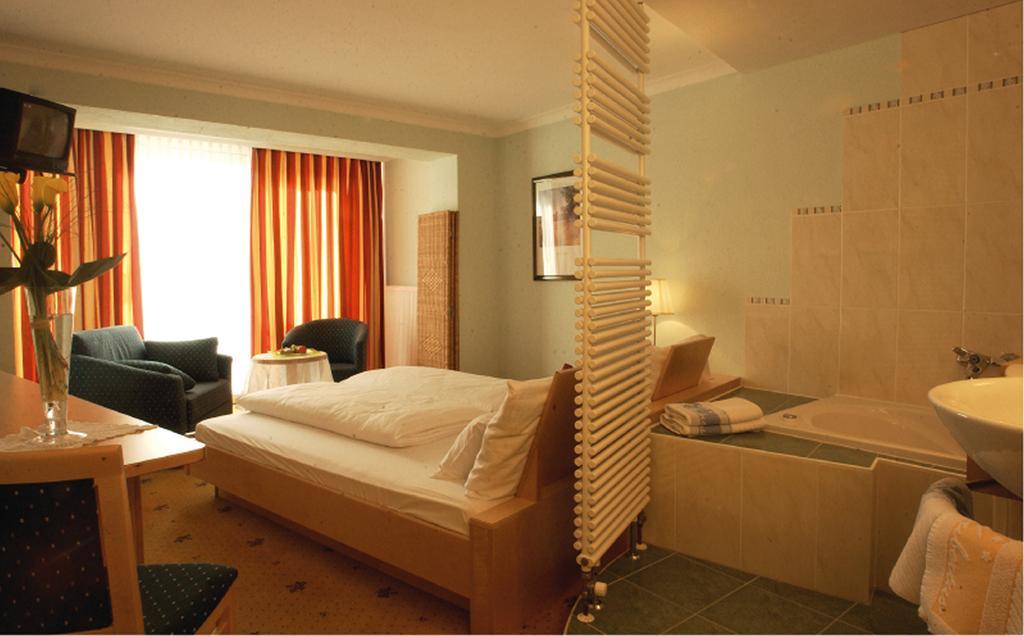 Hotel Alpina Nature-Wellness ヴェンス エクステリア 写真